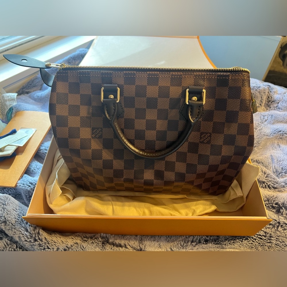 Louis Vuitton Speedy 30